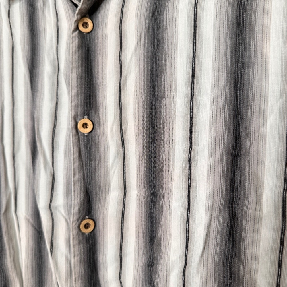 Tommy Bahama Mens Large Gray White Striped 100% Tencel Short Sleeve Camp Shirt - Picture 2 of 9